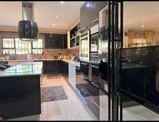 3 BEDROOM HOUSE FOR SALE IN STRUBENSVALLEI